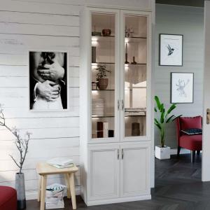 шкафы-витрины