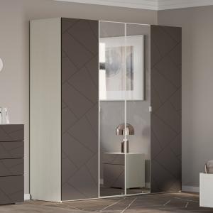 Распашные шкафы