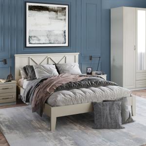 кровать в спальню