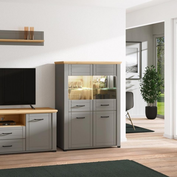 шкафы-витрины