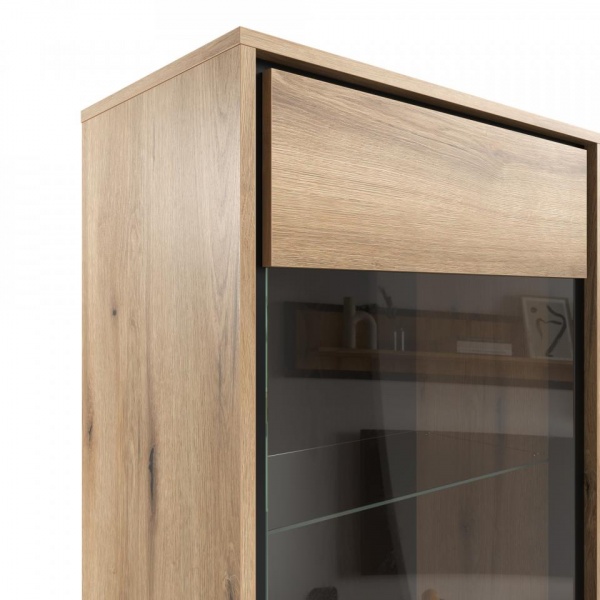 шкафы-витрины