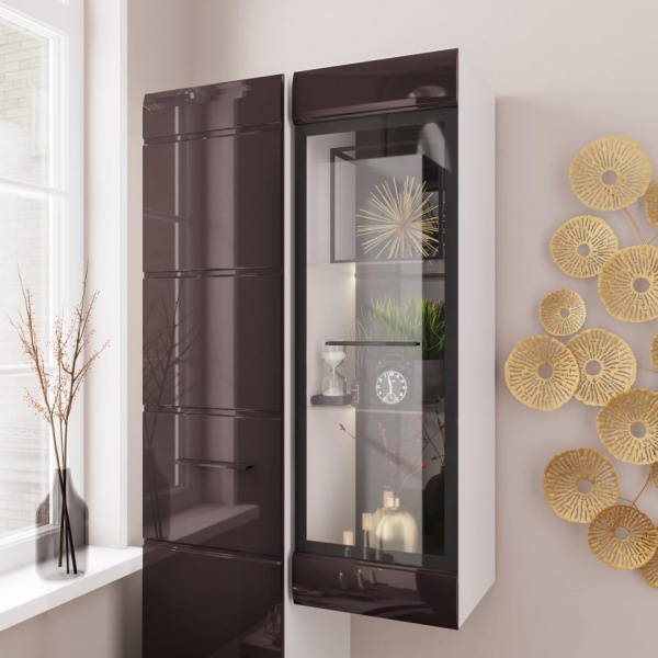 навесной шкаф в комнату