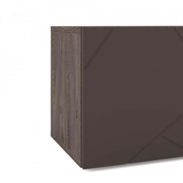 навесной шкаф в комнату