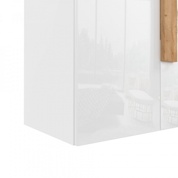 навесной шкаф в комнату