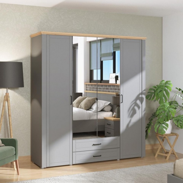 Распашные шкафы