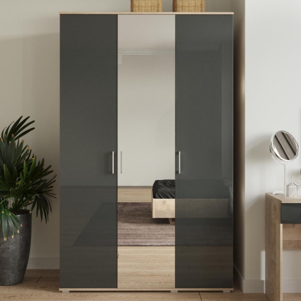 Распашные шкафы