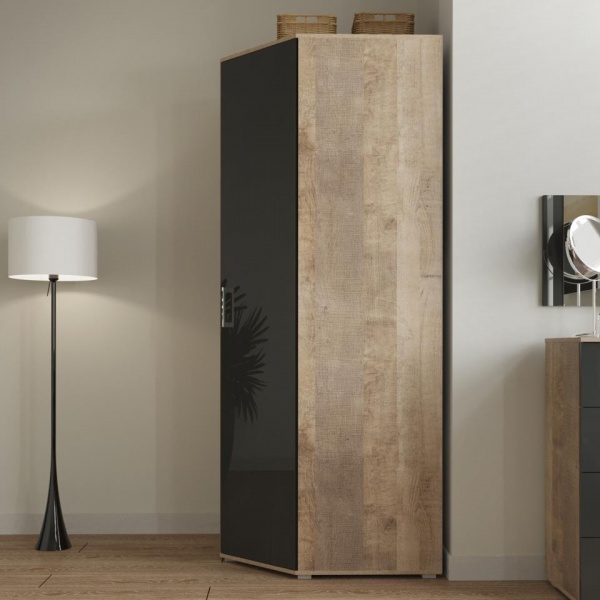 Распашные шкафы