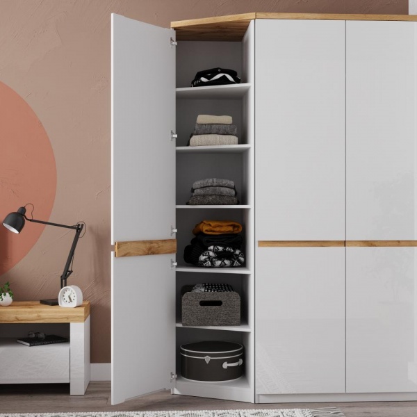 Распашные шкафы