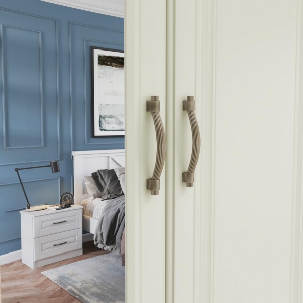 Распашные шкафы