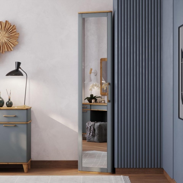 Распашные шкафы