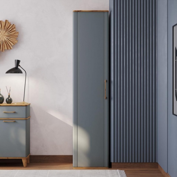 Распашные шкафы