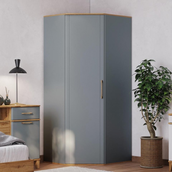 Распашные шкафы