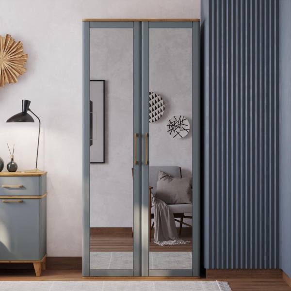 Распашные шкафы