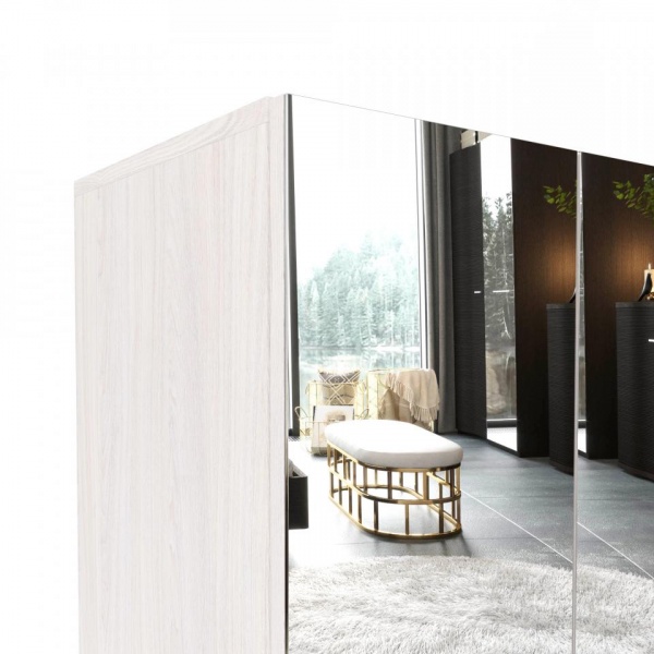 Распашные шкафы