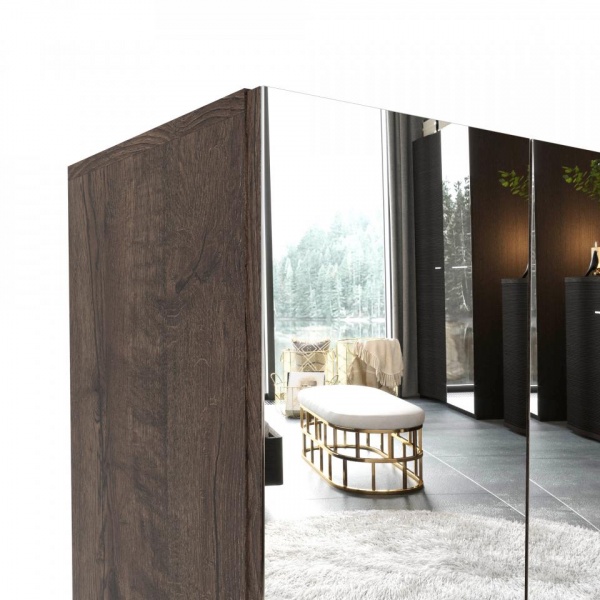 Распашные шкафы