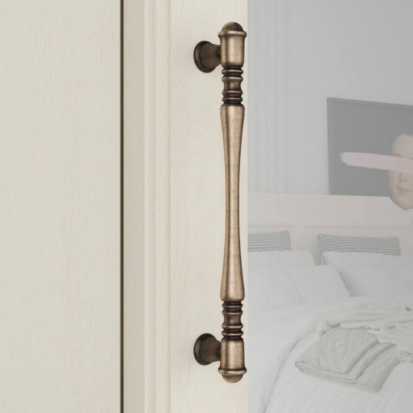 Распашные шкафы