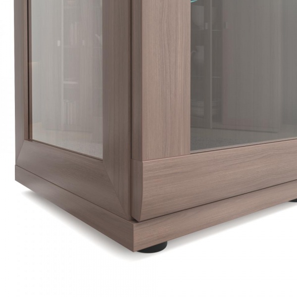 шкафы-витрины