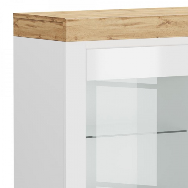 шкафы-витрины