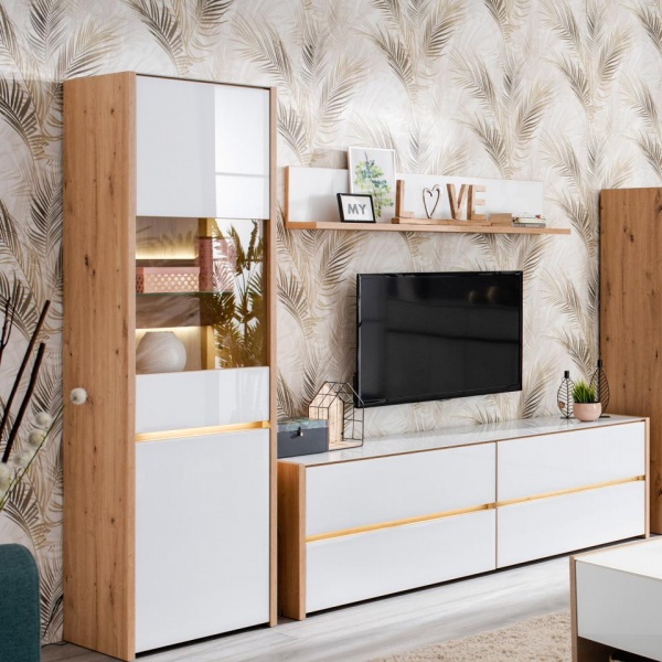 шкафы-витрины