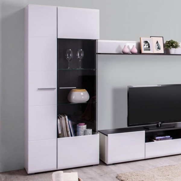 шкафы-витрины