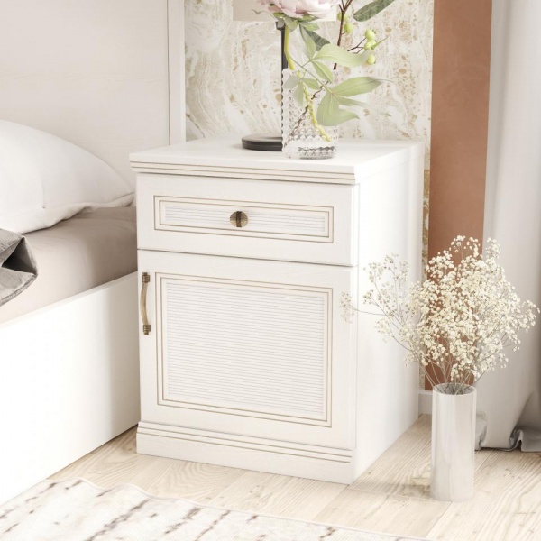 прикроватные тумбы