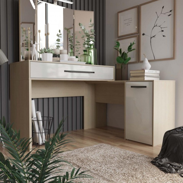 Туалетный стол