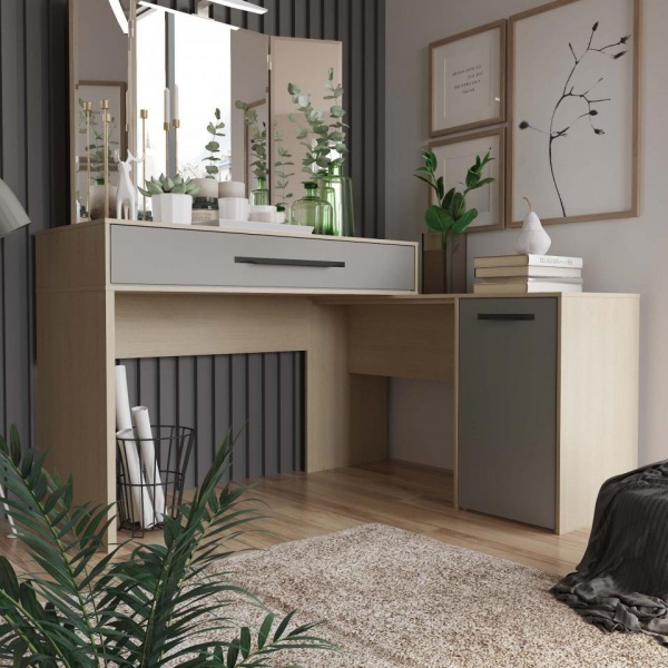 Туалетный стол