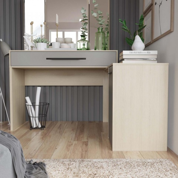 Туалетный стол