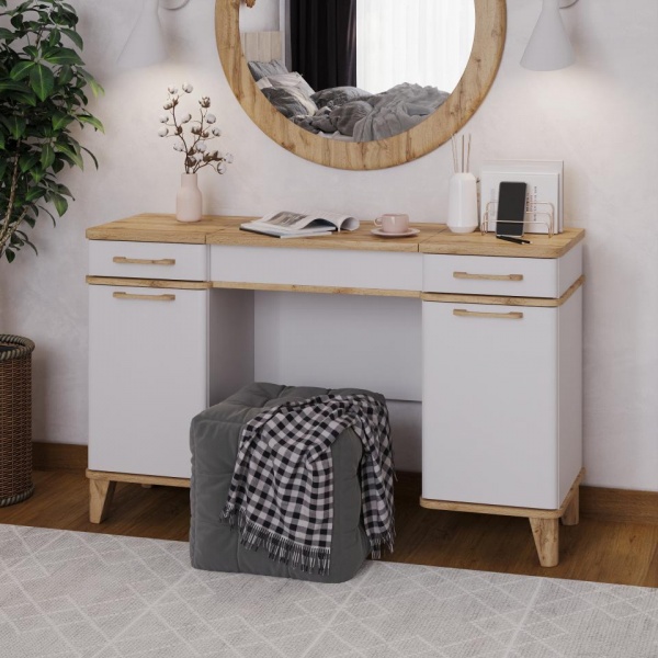 Туалетный стол