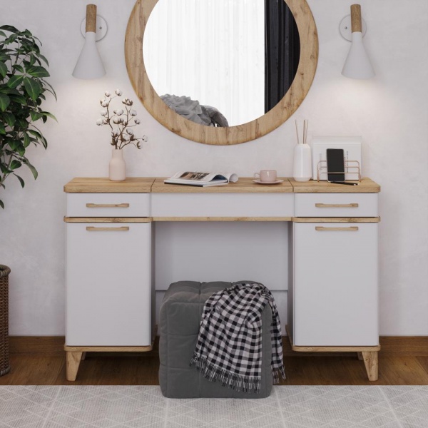 Туалетный стол