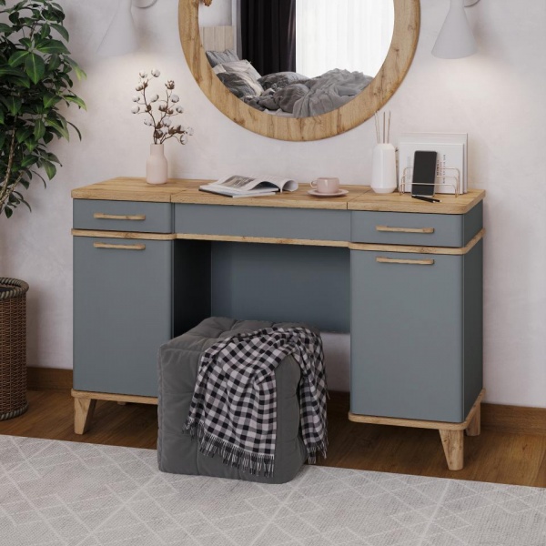 Туалетный стол