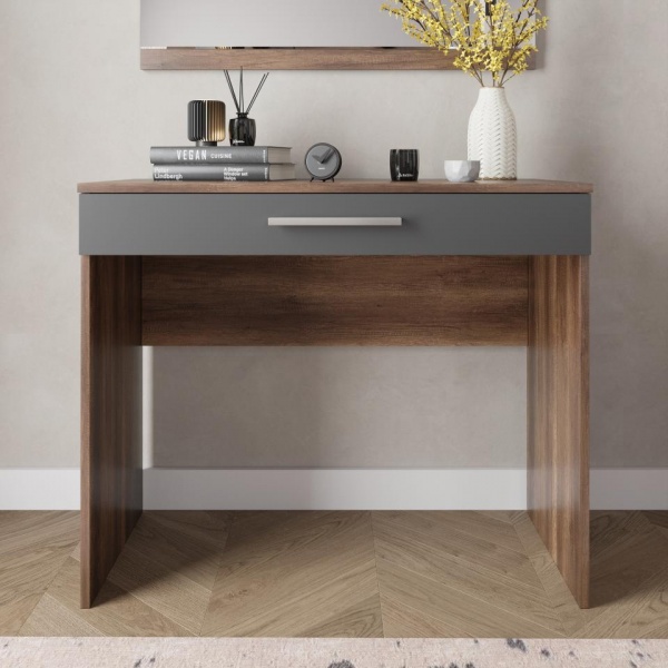 Туалетный стол