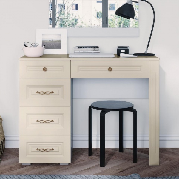 Туалетный стол