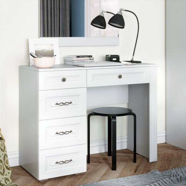 Туалетный стол