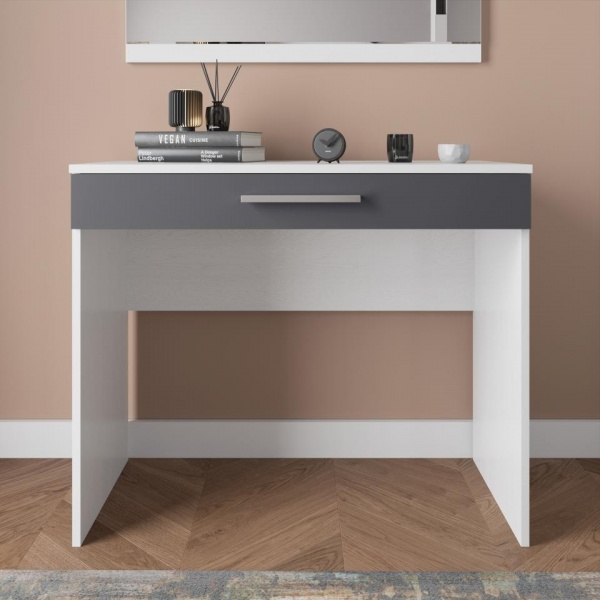 Туалетный стол