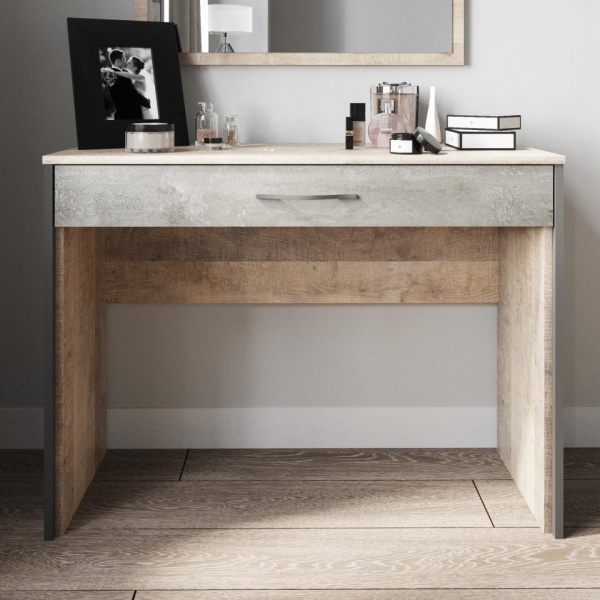 Туалетный стол