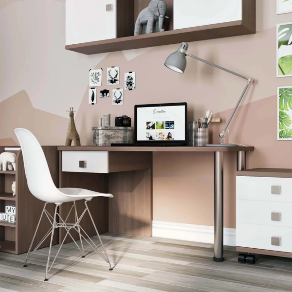 детский письменный стол