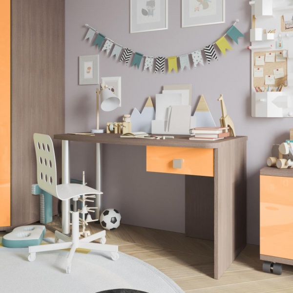детский письменный стол