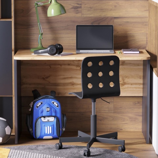 детский письменный стол