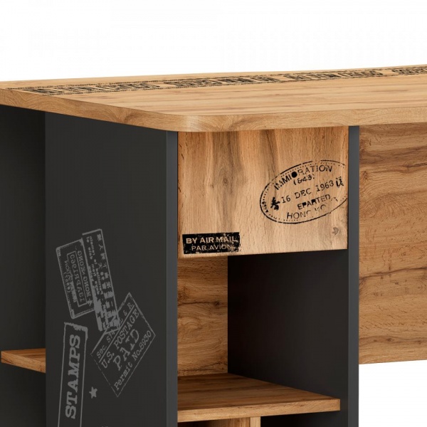 детский письменный стол