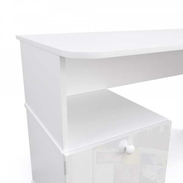 детский письменный стол