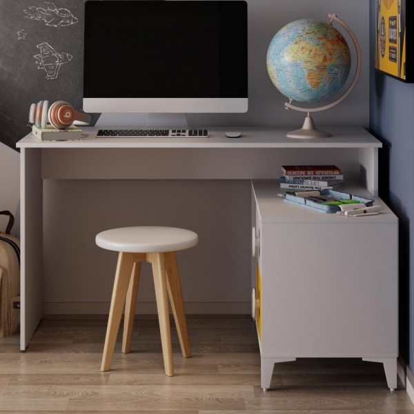 детский письменный стол