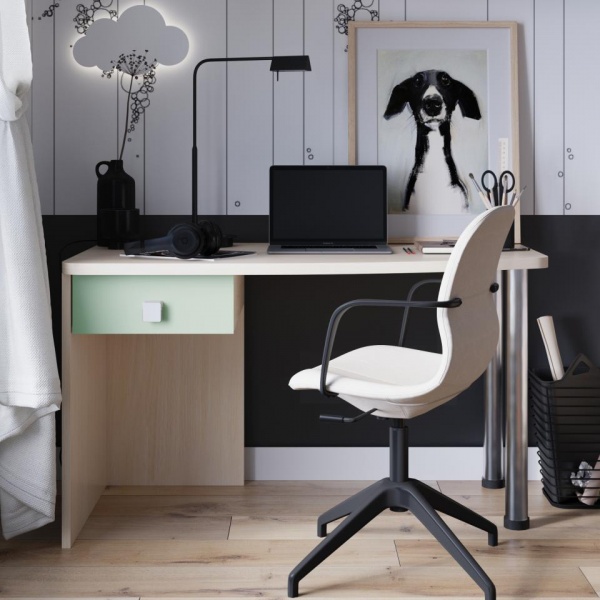 детский письменный стол