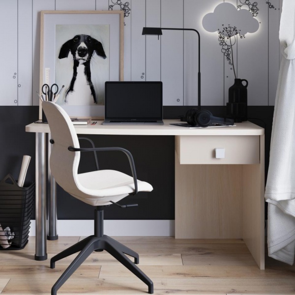 детский письменный стол