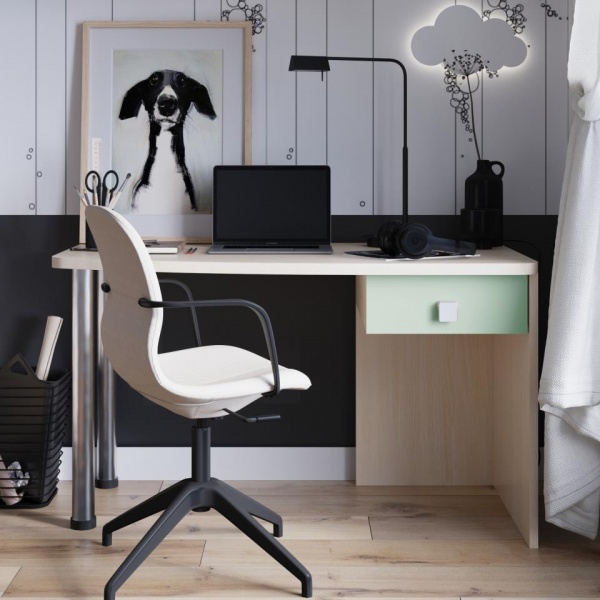 детский письменный стол