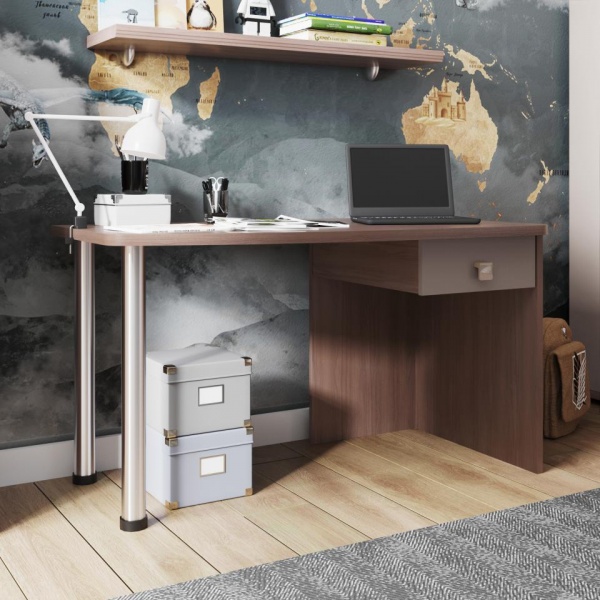 детский письменный стол