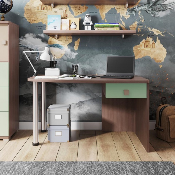 детский письменный стол