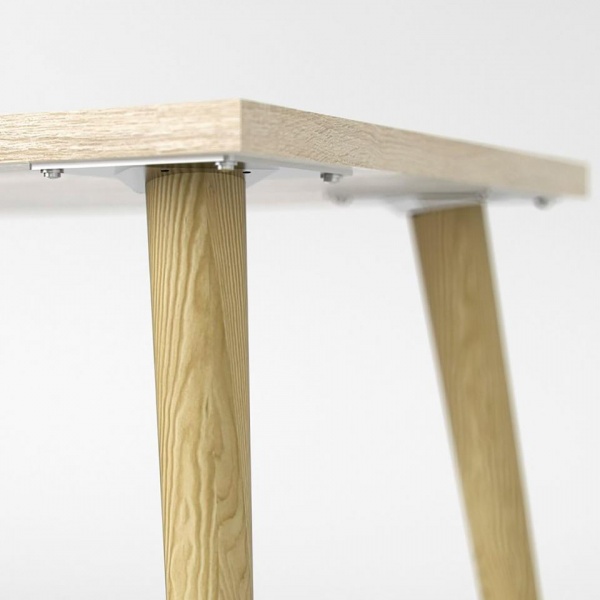 письменный стол в комнату