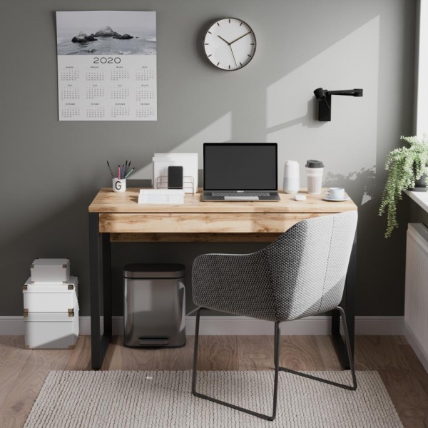 письменный стол в комнату