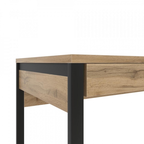 письменный стол в комнату